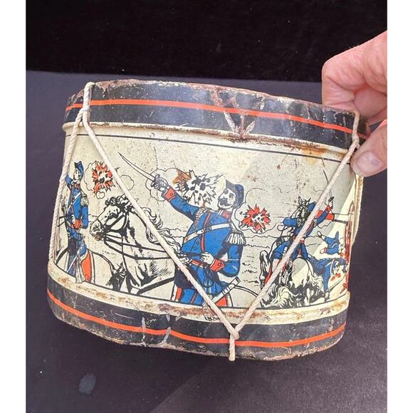 1800S EARLY CHILD'S TIN DRUM WITH ORIGINAL STRINGS WAR BATTLE ON SIDE CONVERSE - Picture 10 of 14
